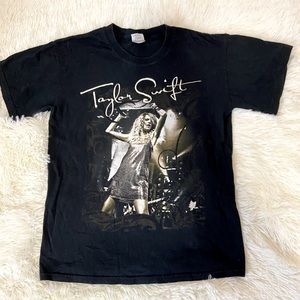 Taylor Swift 2009/2010 ORIGINAL tour shirt, size small